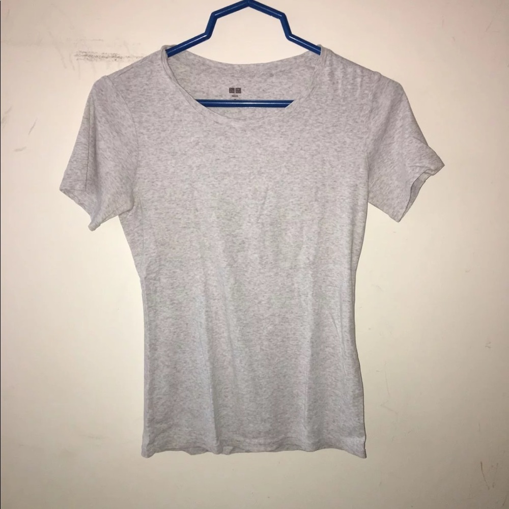 Uniqlo gray plain tshirt